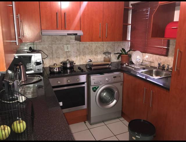 2 BEDROOM TOWNHOUSE RENTED IN GLEN MARAIS